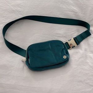 Lululemon belt bag